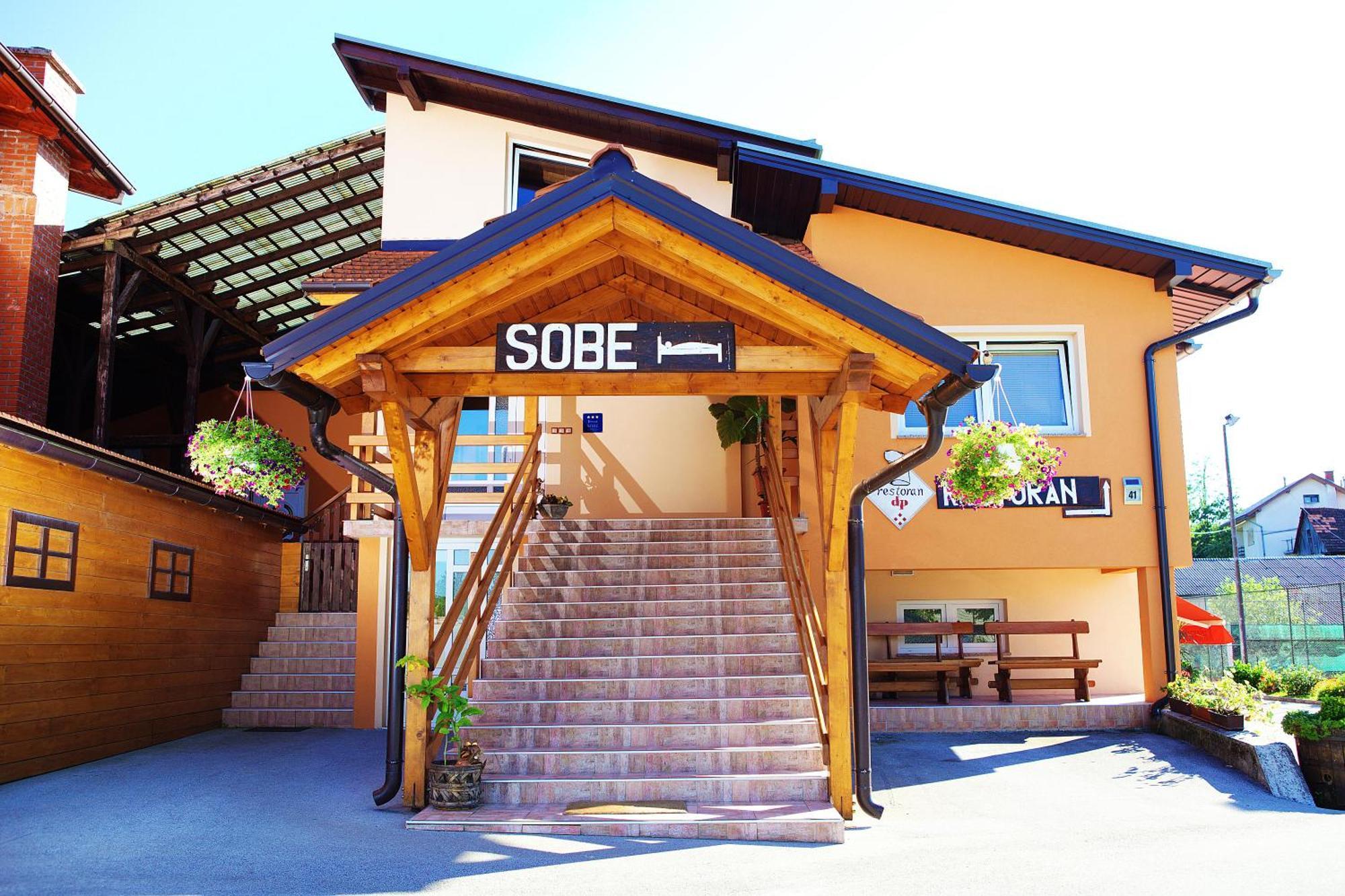 Bed&Breakfast Restaurant DP Donji Zvecaj Exterior foto