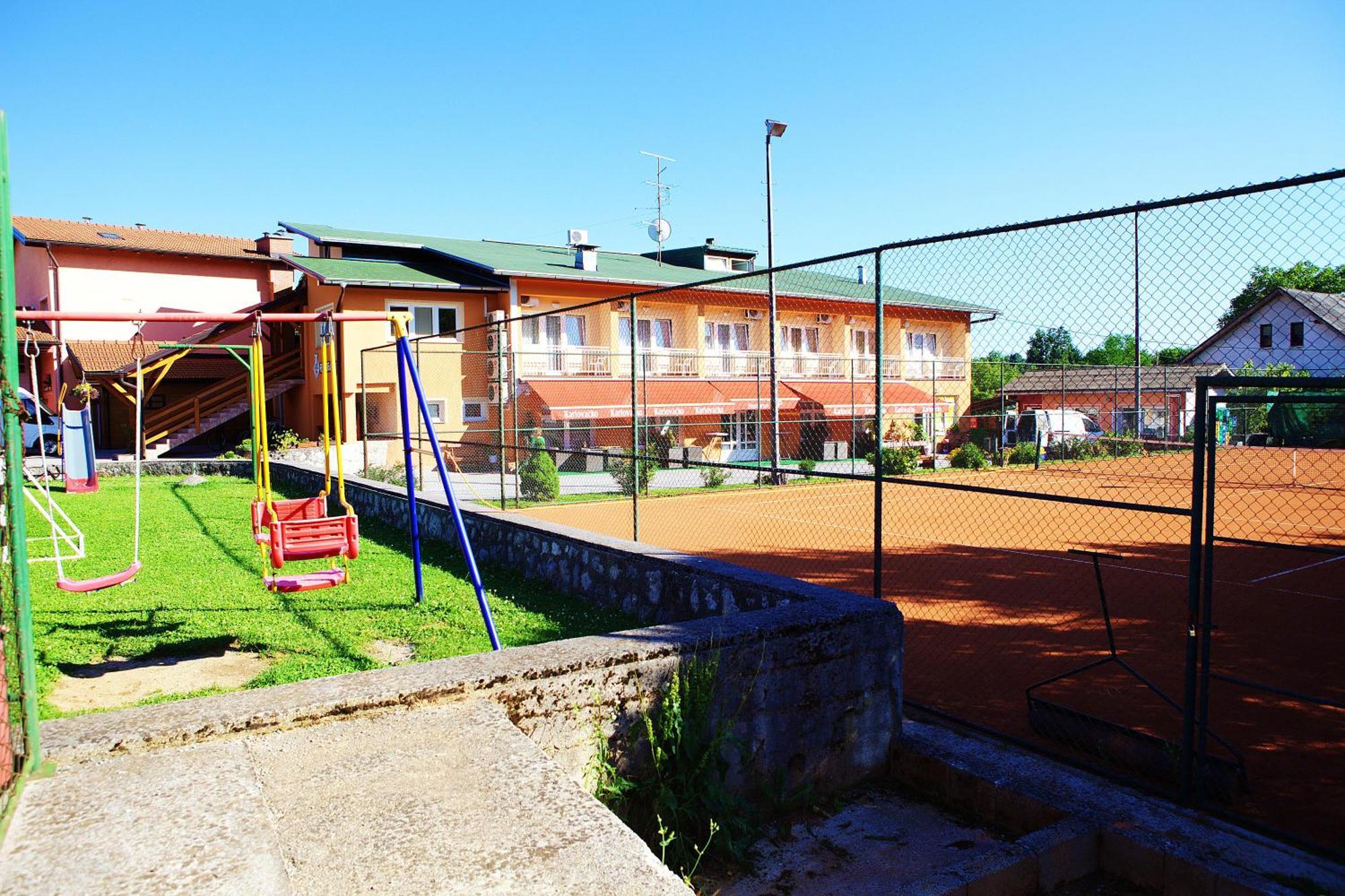 Bed&Breakfast Restaurant DP Donji Zvecaj Exterior foto