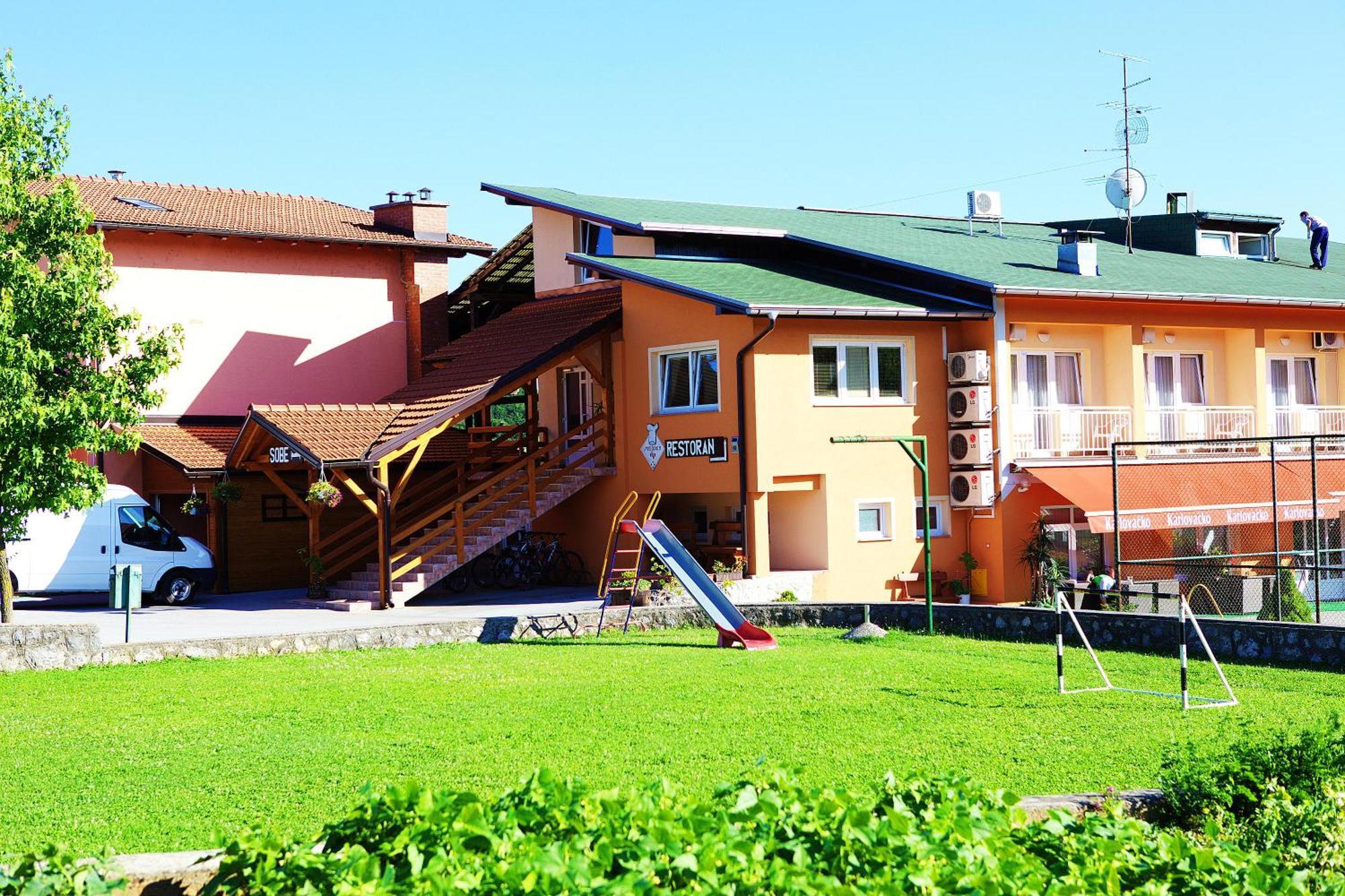 Bed&Breakfast Restaurant DP Donji Zvecaj Exterior foto