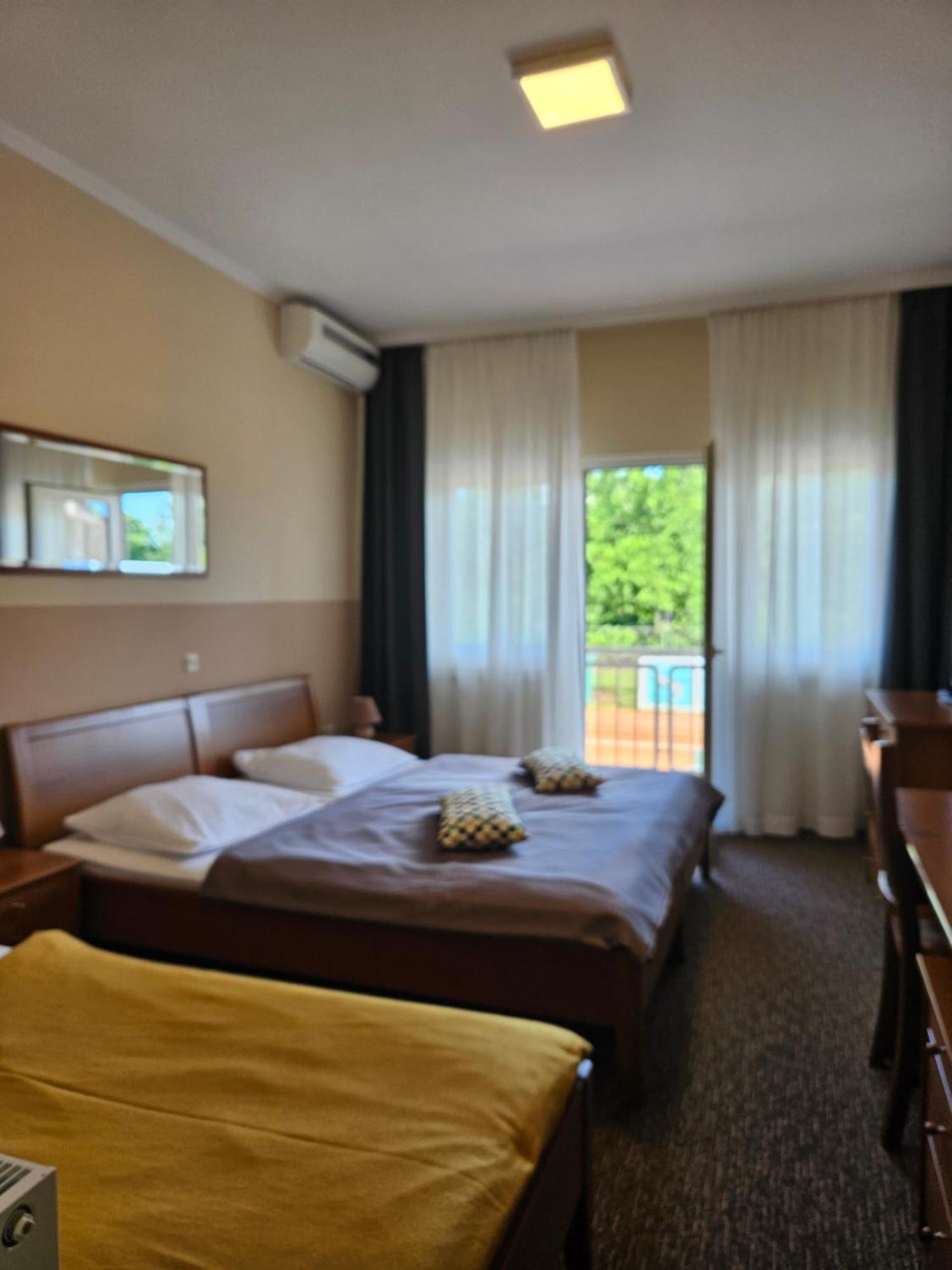 Bed&Breakfast Restaurant DP Donji Zvecaj Zimmer foto