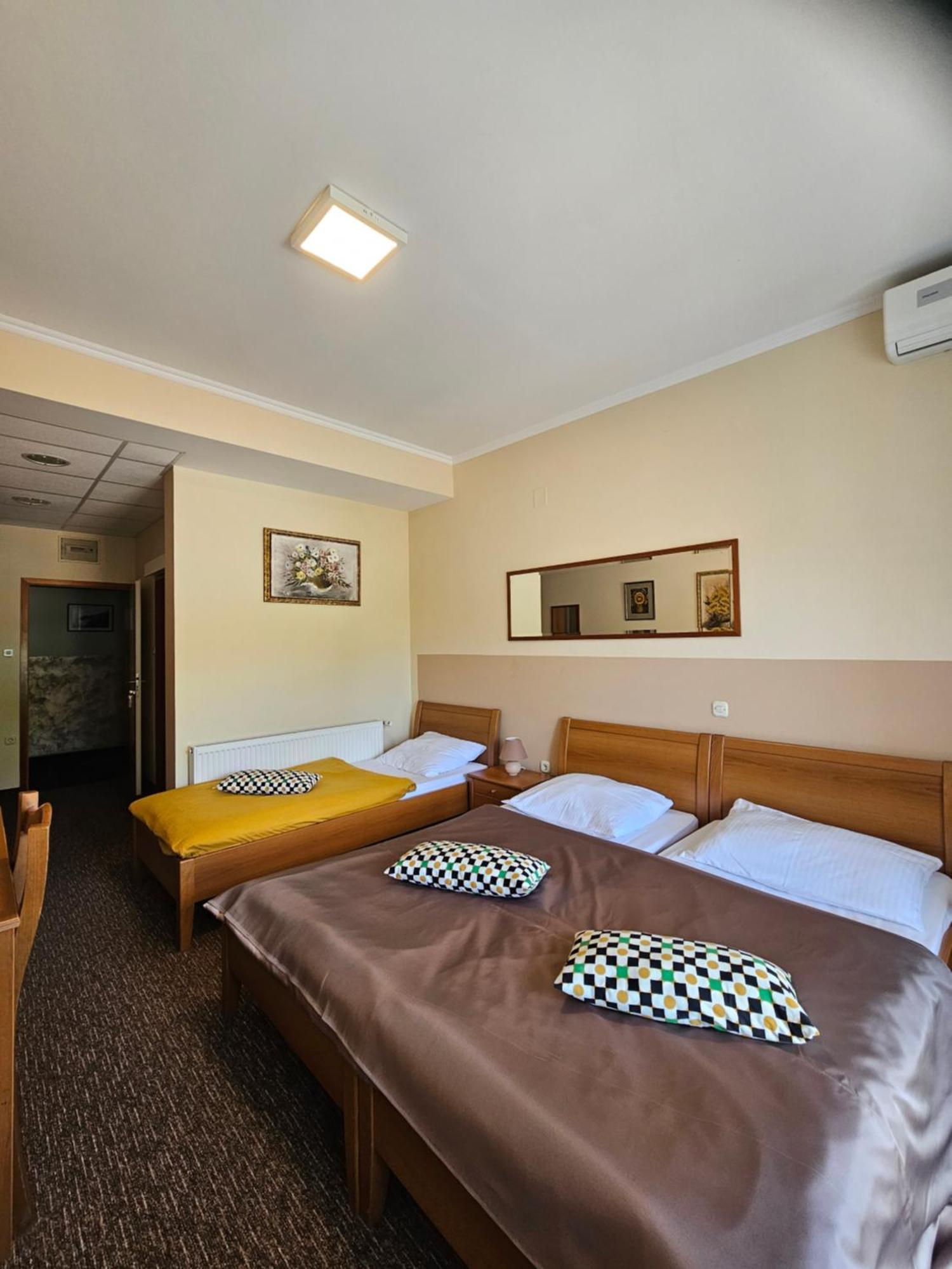 Bed&Breakfast Restaurant DP Donji Zvecaj Exterior foto