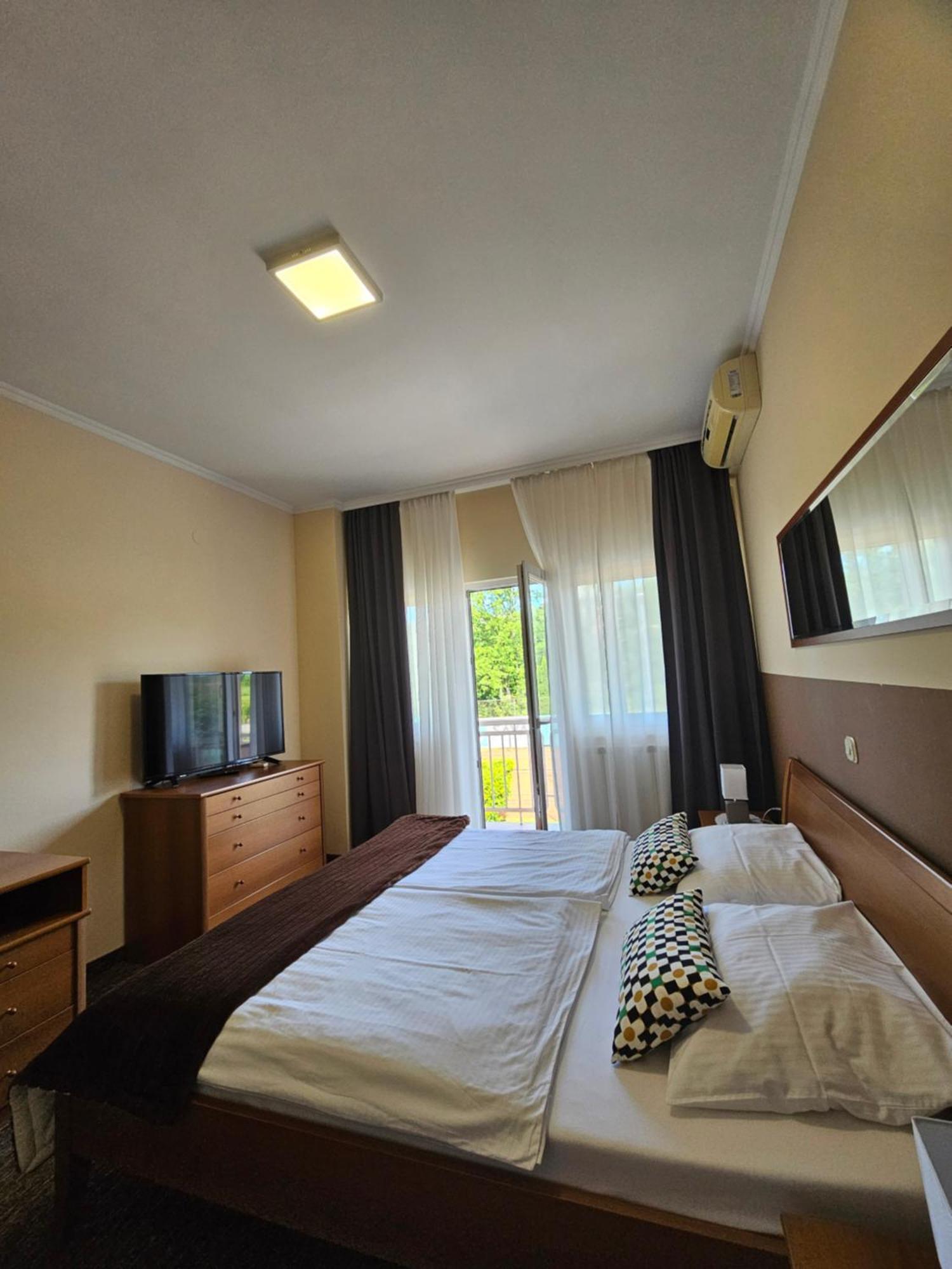Bed&Breakfast Restaurant DP Donji Zvecaj Zimmer foto