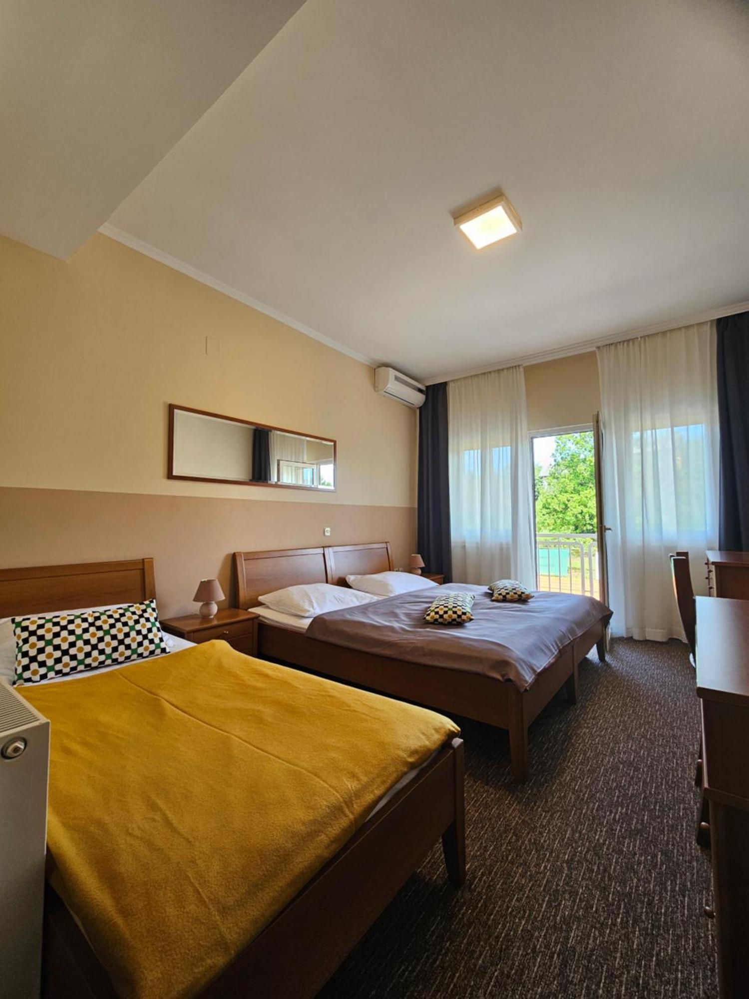 Bed&Breakfast Restaurant DP Donji Zvecaj Zimmer foto