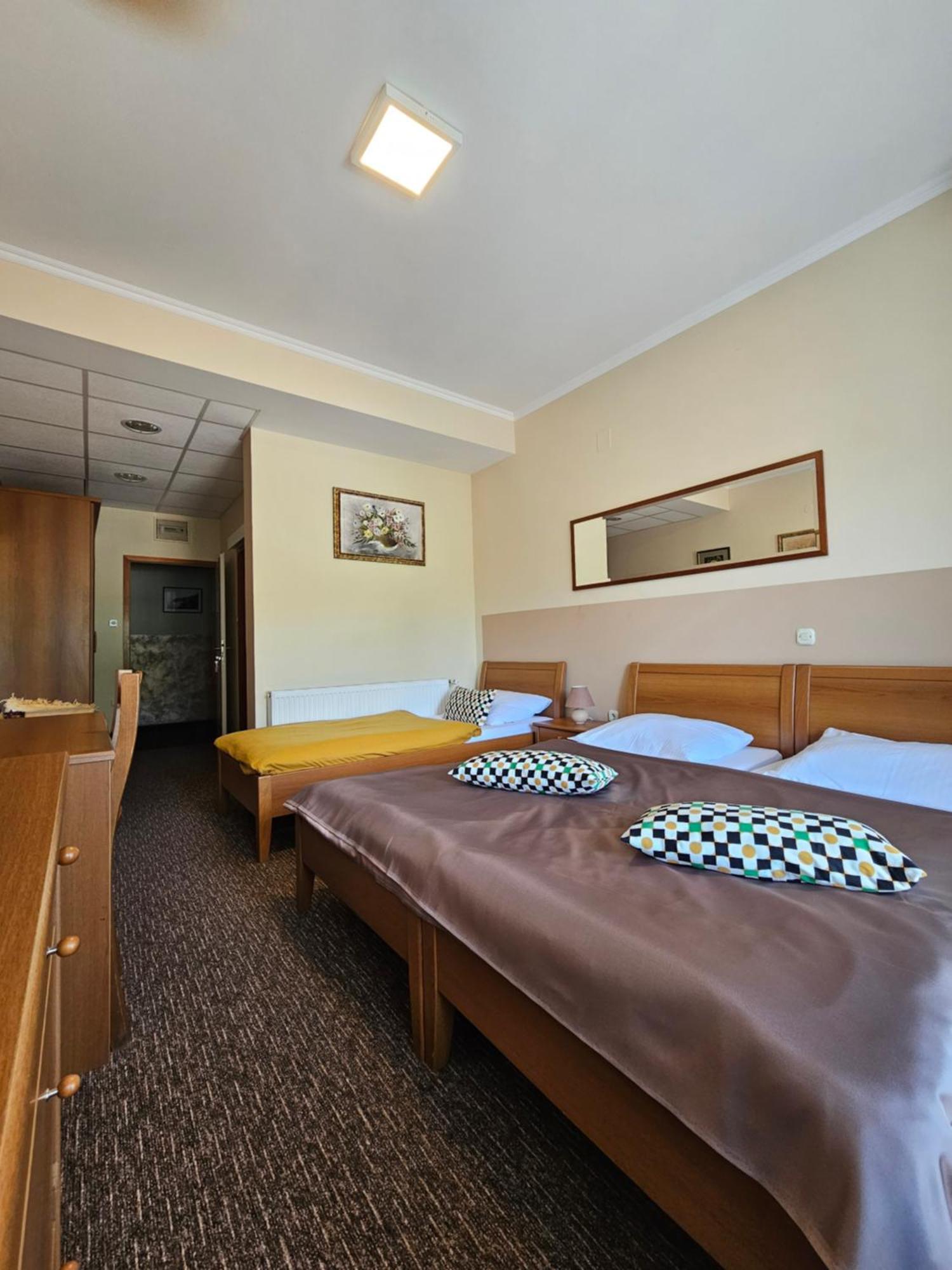Bed&Breakfast Restaurant DP Donji Zvecaj Zimmer foto