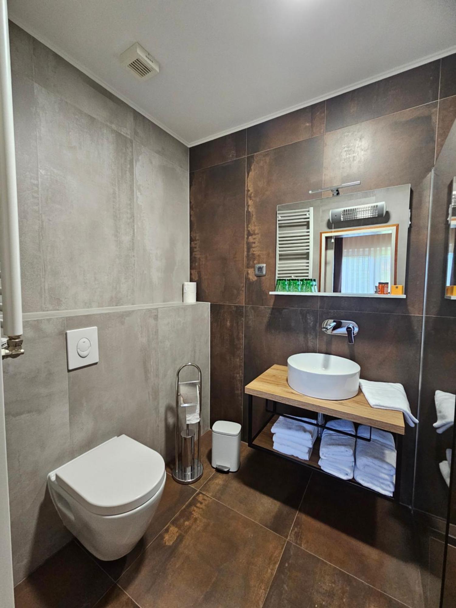 Bed&Breakfast Restaurant DP Donji Zvecaj Exterior foto